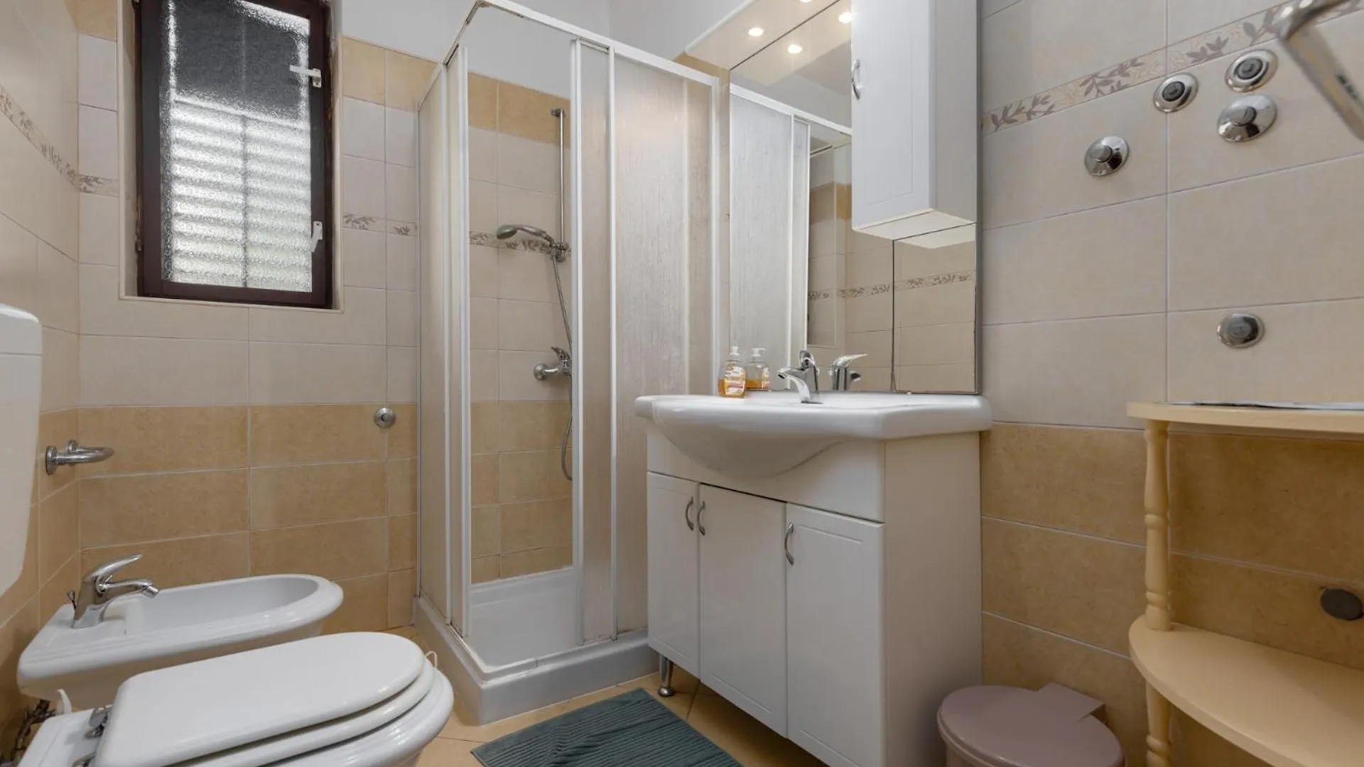 Palman Apartments With Free Parking Πόρετς Κροατία