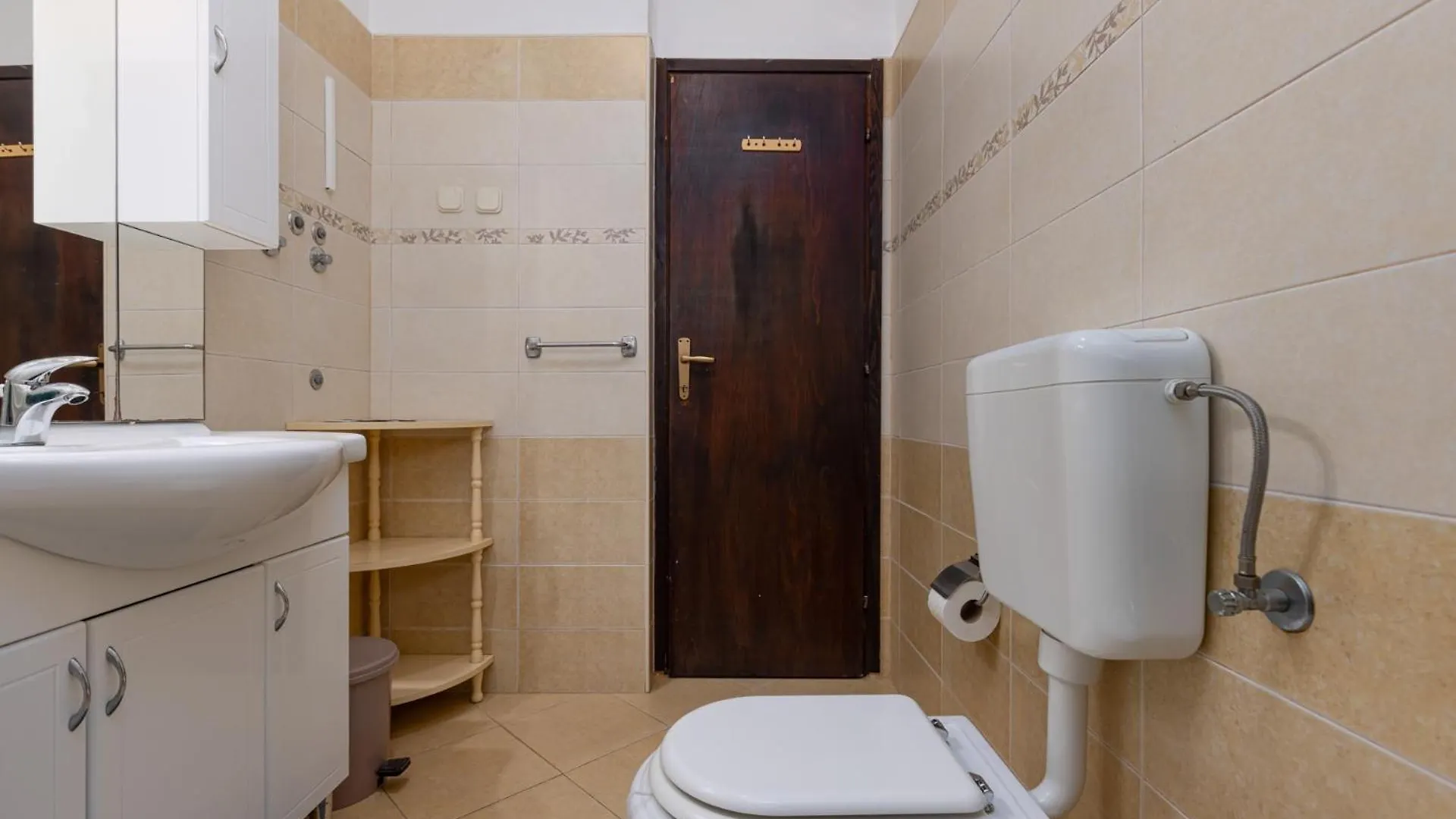Palman Apartments With Free Parking Poreč