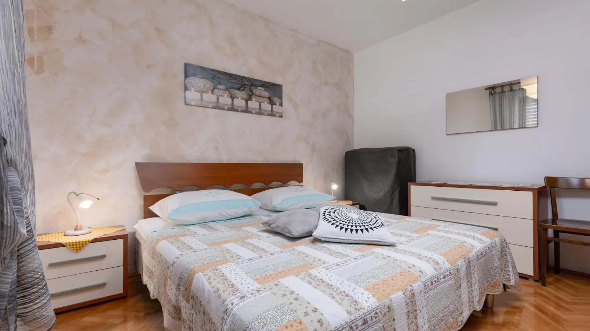 Palman Apartments With Free Parking Poreč