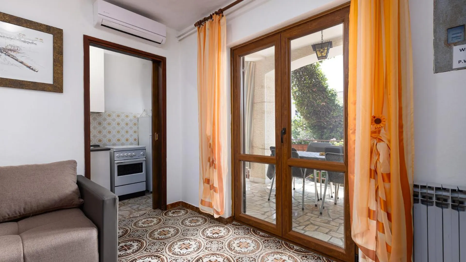 Palman Apartments With Free Parking Poreč