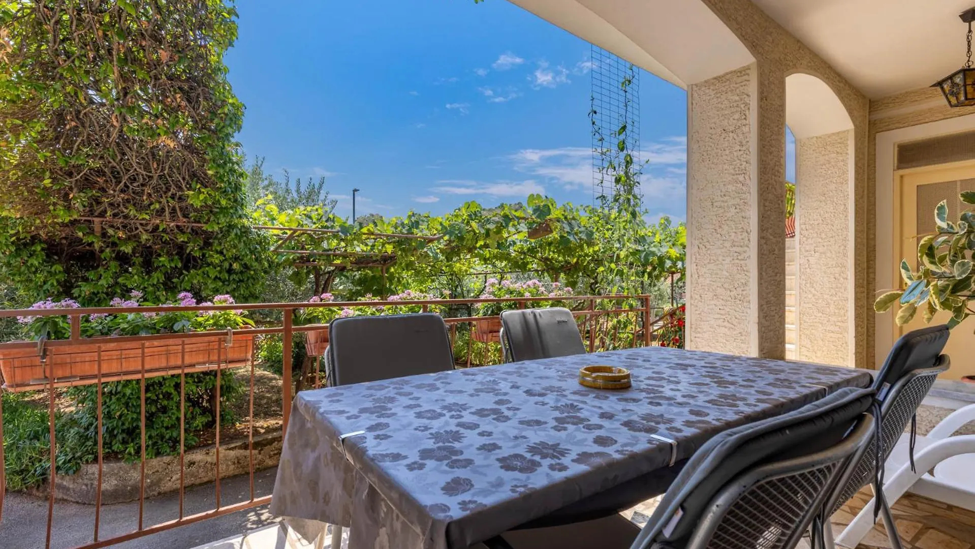 Palman Apartments With Free Parking Poreč