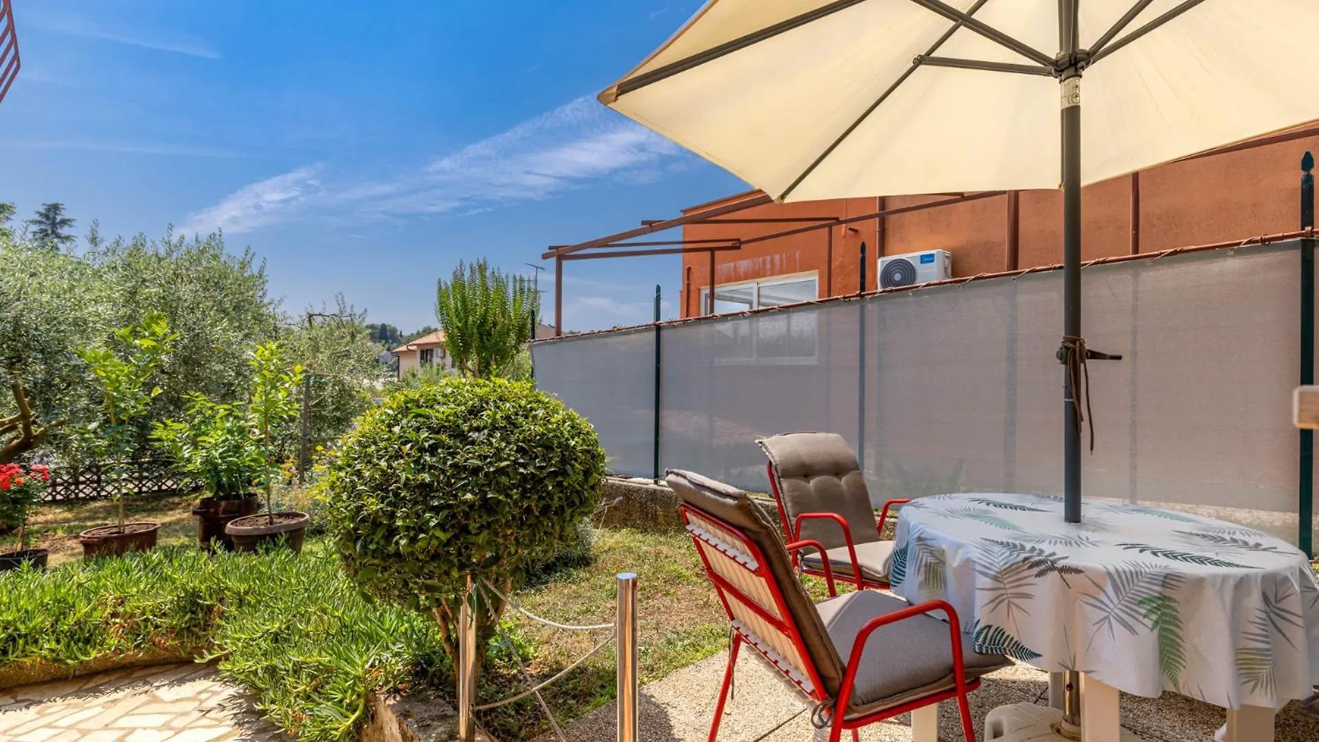 Palman Apartments With Free Parking Poreč 0*,