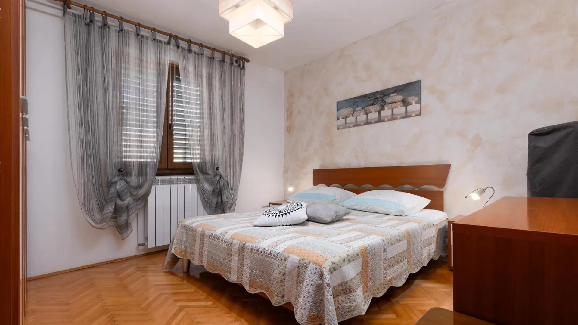 Palman Apartments With Free Parking Poreč